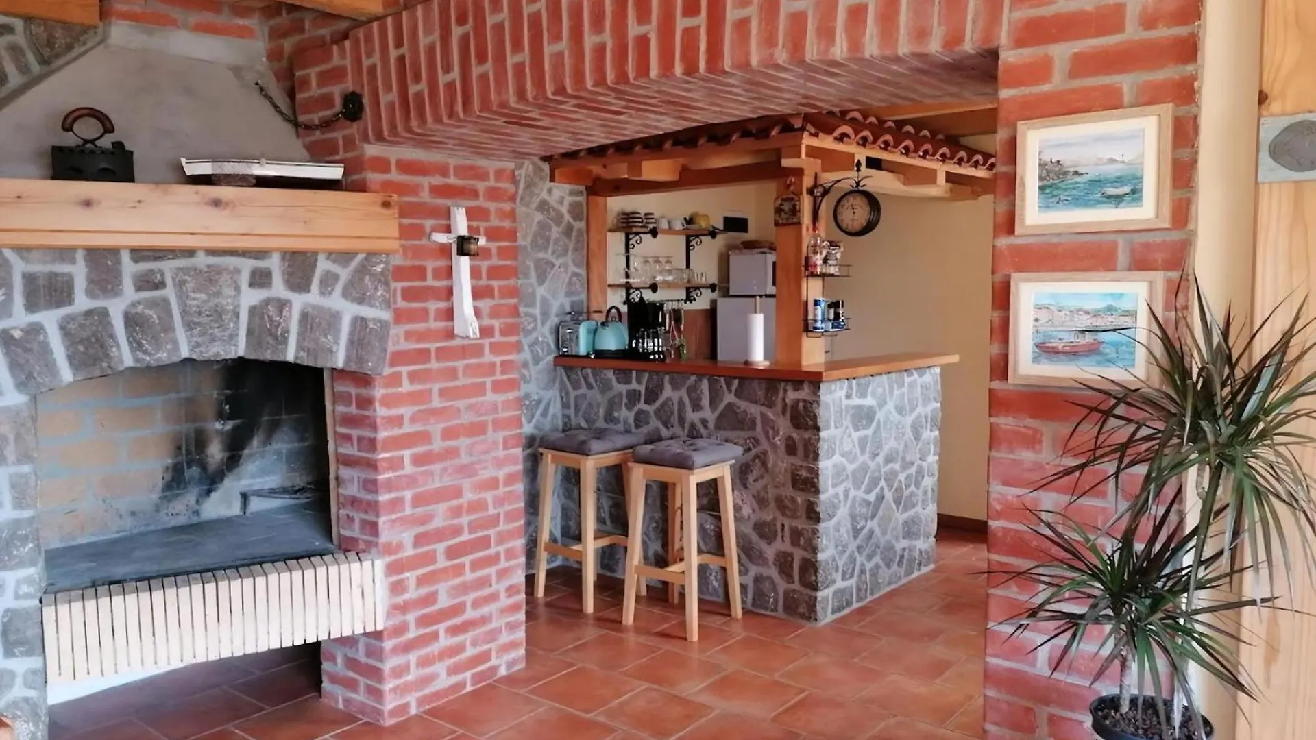 Apartment Fuer Zwei Erwachsene Und Zwei Kinder Sibinj Krmpotski 0*,