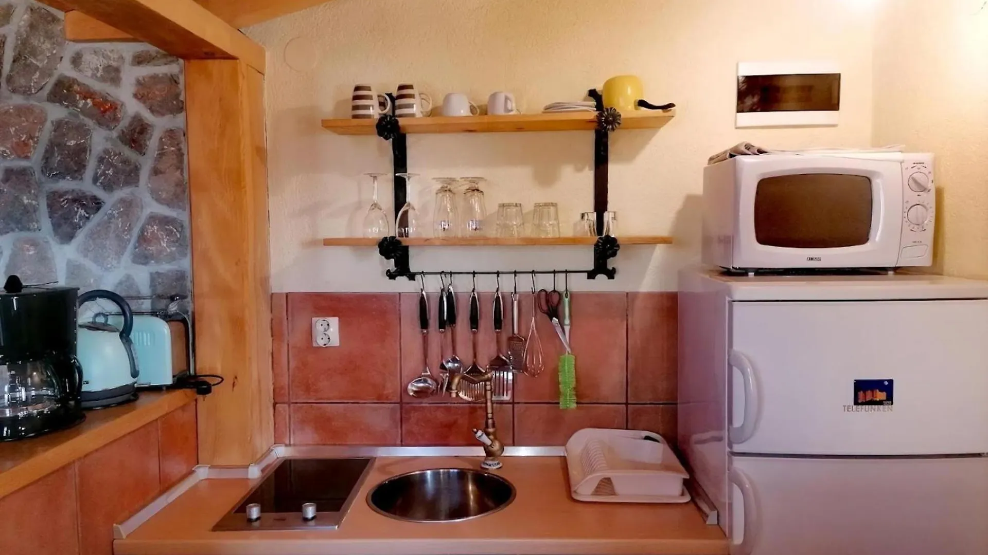 Apartment Fuer Zwei Erwachsene Und Zwei Kinder Sibinj Krmpotski